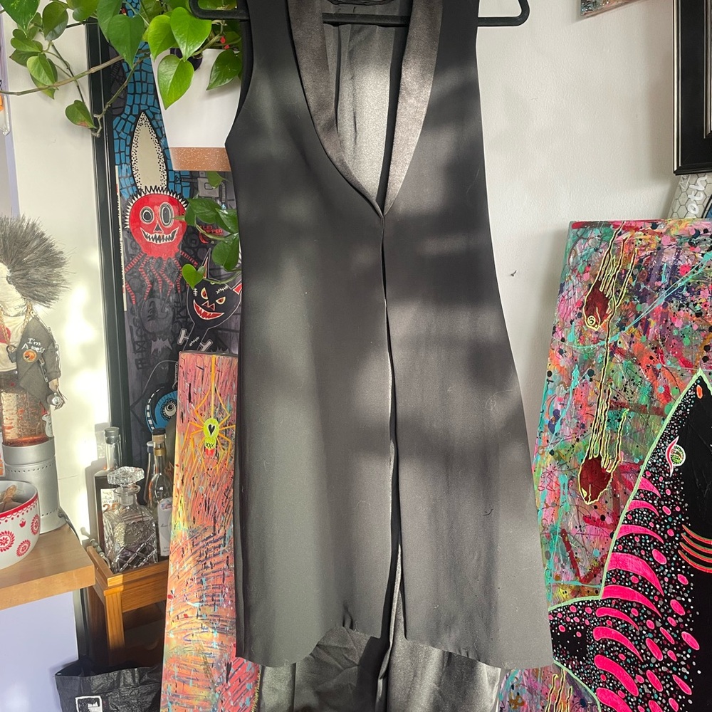 Alice + Olivia Elegant Black Vest